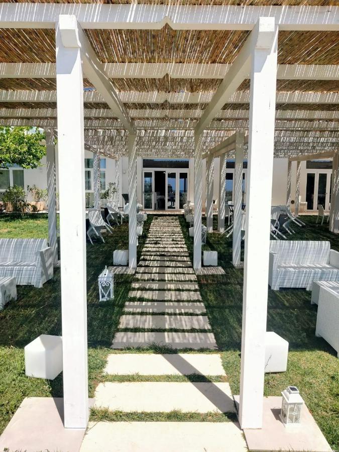 Hotel Artemide Mare Paestum Exterior foto