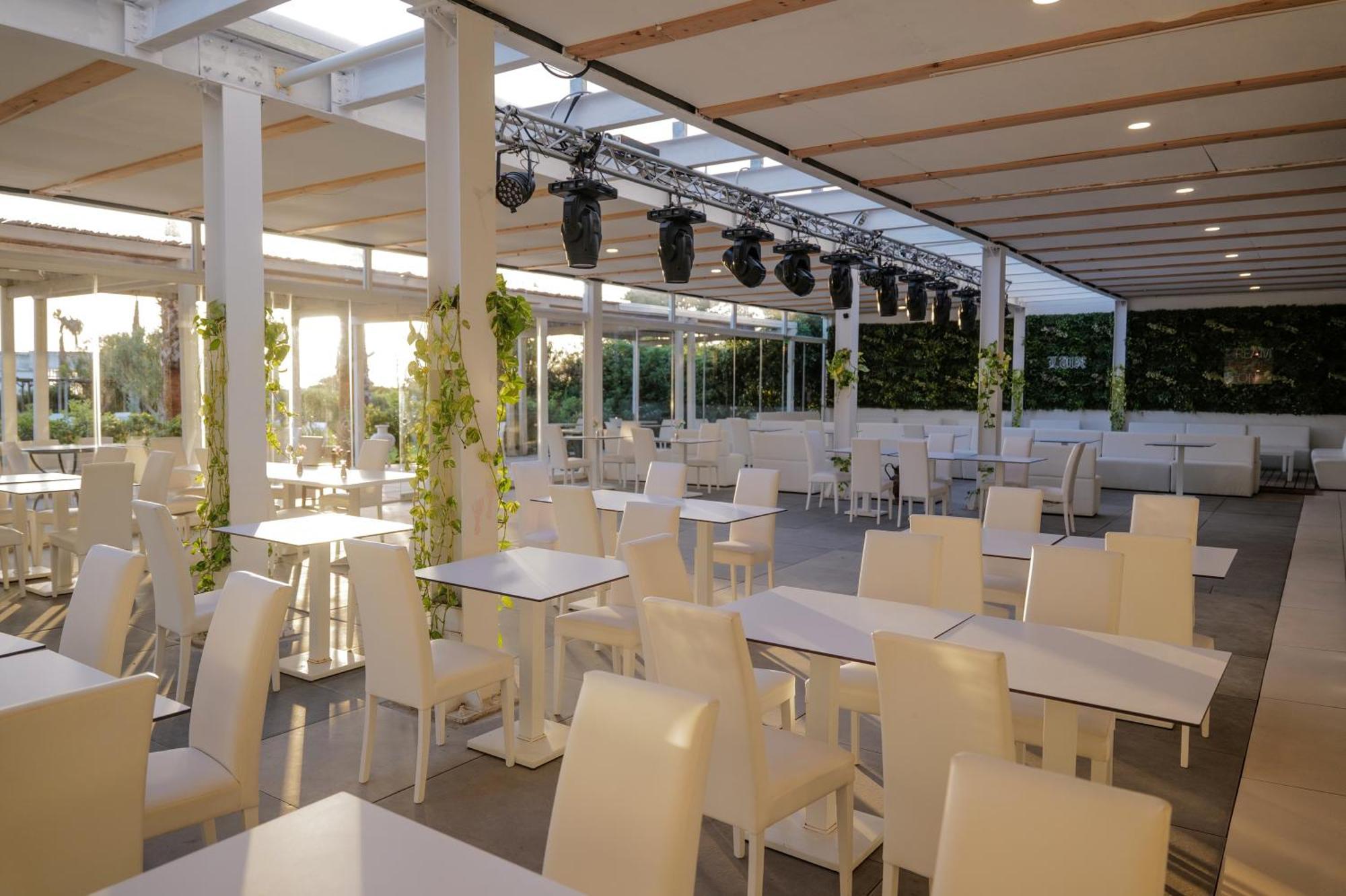 Hotel Artemide Mare Paestum Exterior foto